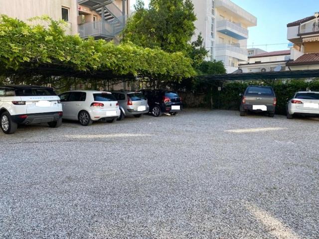 Residenza Canova 利尼亚诺萨比亚多罗 外观 照片